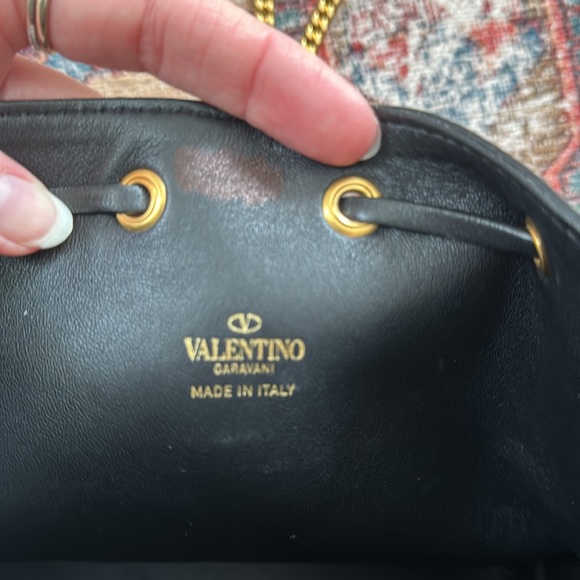 Valentino Garavani VLogo Mini Bucket Bag Black Nappa Leather Gold Chain - Picture 14 of 15